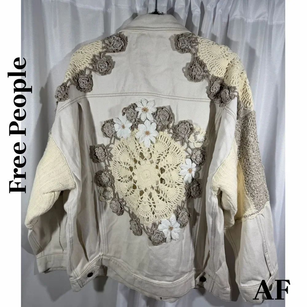 Free People Bali Rare Dainty Dolly Hearts Crochet Women's Denim Jacket Large NWT - Picture 6 of 7
